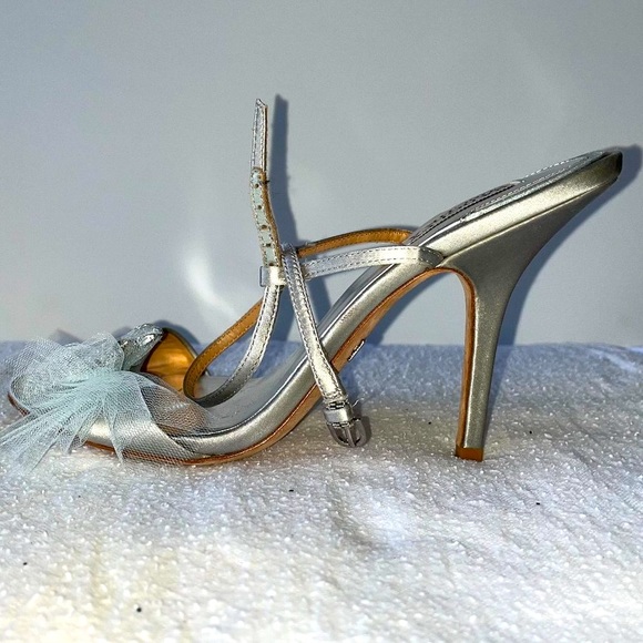 Badgley Mischka silver flower heels - Picture 3 of 10